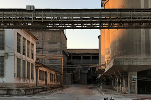 Mesa Redonda: “La cementera de San Vicente y el potencial del patrimonio industrial”