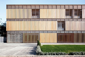 Conferencia de Salvador Lara, Dr. arquitecto