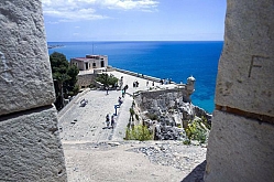 El patrimonio de Alicante: de las mejoras y el pago de entrada en el Castillo, a la inspección en el faro
