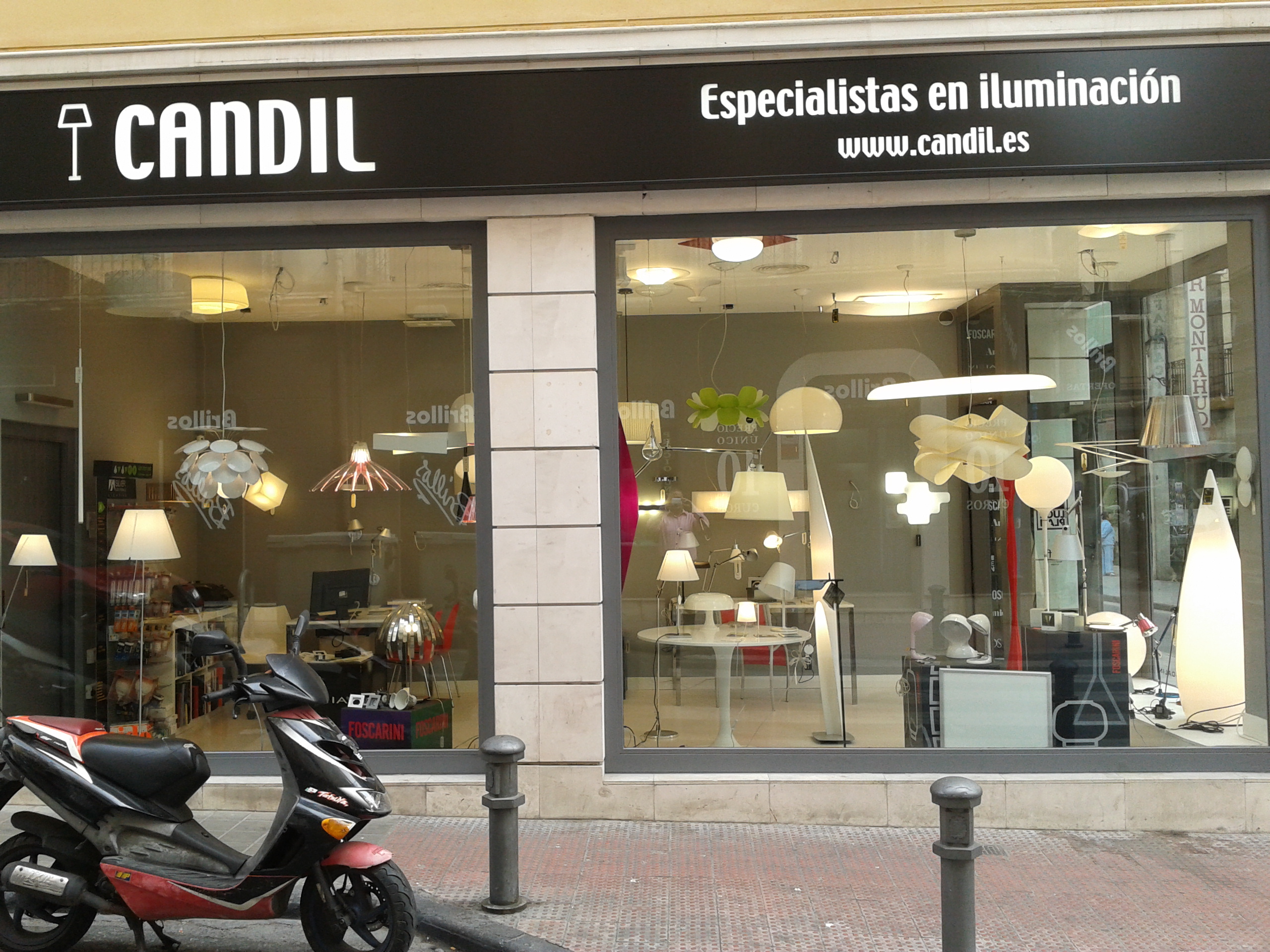 CANDIL ILUMINACION INAUGURA TIENDA
