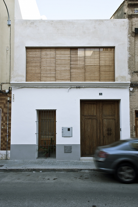 Rehabilitación de casa entre medianeras . Burjassot . València . España