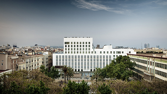 96 viviendas, 31 vpo, 5 locales y 78 plazas de aparcamiento para gente mayor . Barcelona . Barcelona . España