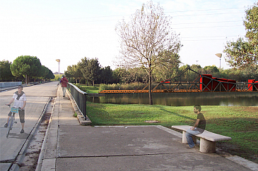 Reubicación y reutilización del puente Alfonso XIII Sevilla . Sevilla . Sevilla . España