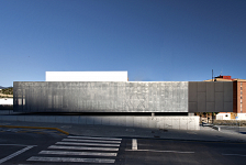 Retén Policía Local y Espacio Polivalente con Natàlia Ferrer . Jijona . Alacant . España