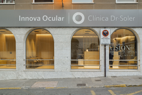 Reforma y ampliación de clínica oftalmológica . Elche . Alacant . España . 2016