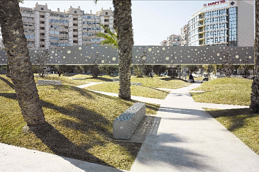 Plaza y Parada de Tranvía . Alicante . Alacant . España