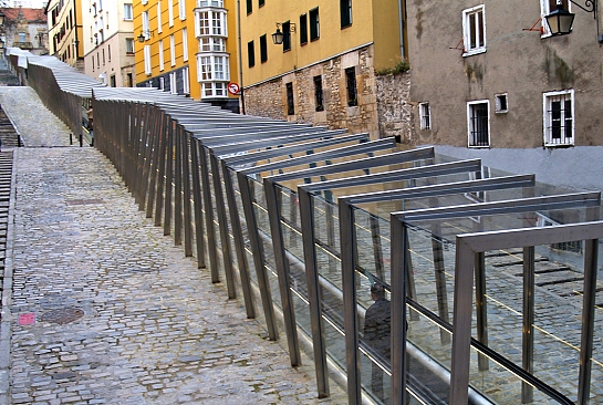 Rampas Centro Histórico de Vitoria . Álava . España