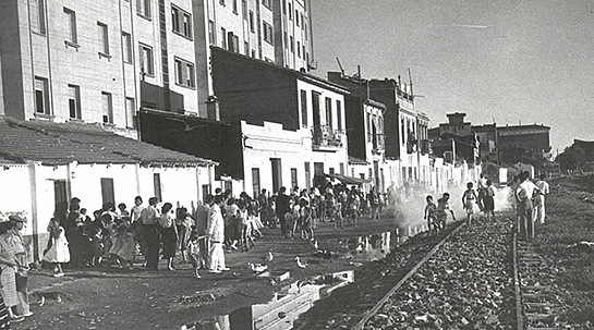 Bloque de Portuarios de Viviendas Sociales . Valencia . València . España