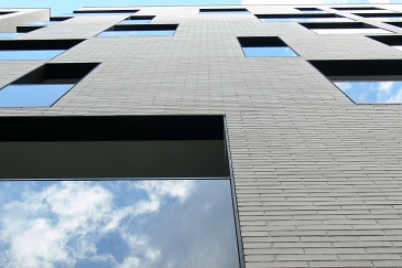 Edificio 24 viviendas, locales y aparcamiento entre medianeras . San Juan de Alicante . Alacant . España