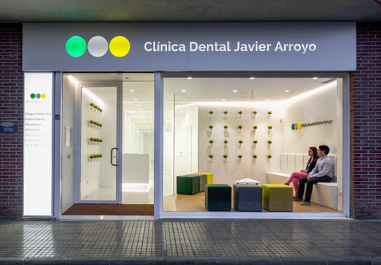 Clínica Dental Javier Arroyo . Alacant . España