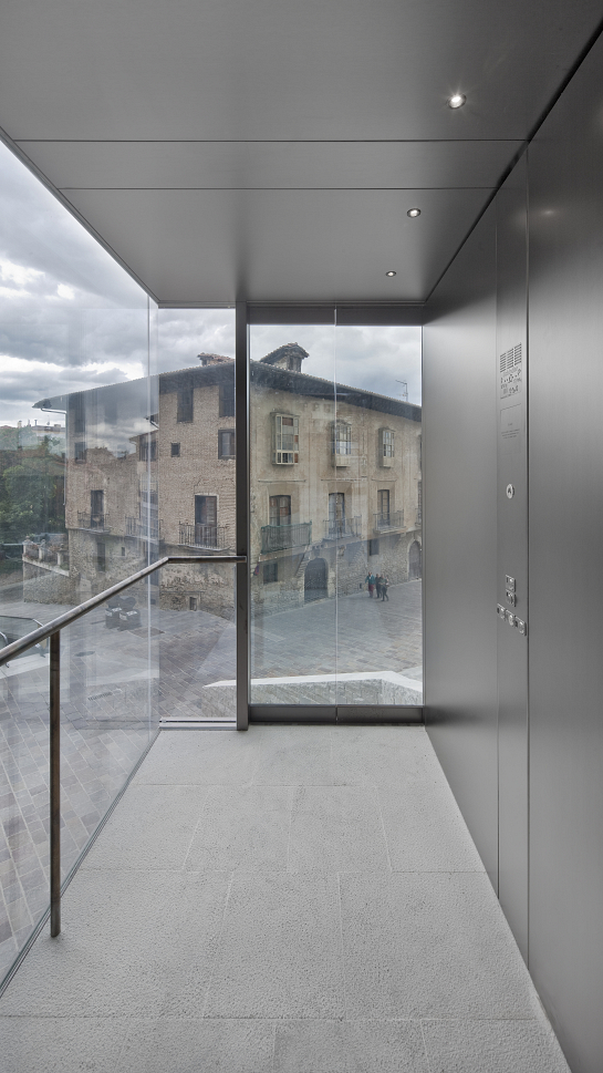 Mejora de la accesibilidad al centro histórico de Vitoria-Gasteiz . Álava . España