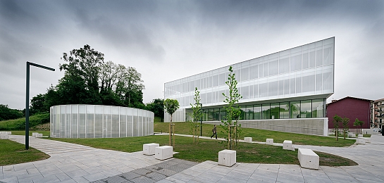 Centro de educación de personas adultas y ludoteca . Torrelavega . Cantabria . España