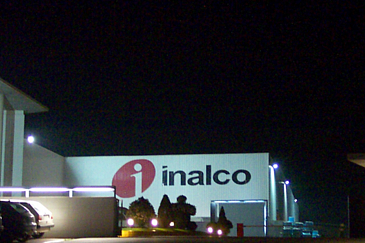 Edificio para exposición y oficinas