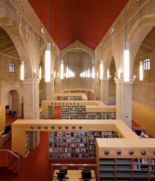 Adecuación de la Iglesia de Santa Lucía para uso de centro de documentación de artes escénicas . Sevilla . Sevilla . España
