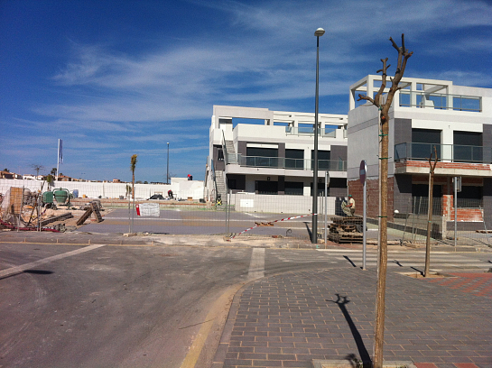 28 VIV ADOSADAS Y PISCINA, MIL PALMERAS . Pilar de la Horadada . Alacant . España