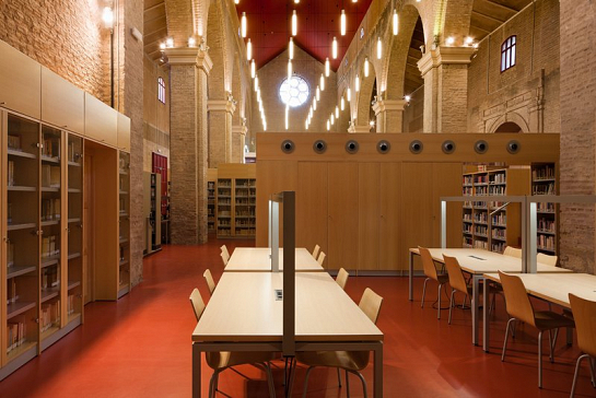 Adecuación de la Iglesia de Santa Lucía para uso de centro de documentación de artes escénicas . Sevilla . Sevilla . España