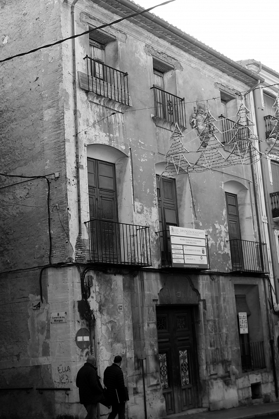 PROYECTO DE REHABILITACIÓN DE LA CASA ROVIRA COMO BIBLIOTECA. XIXONA . Jijona . Alacant . España