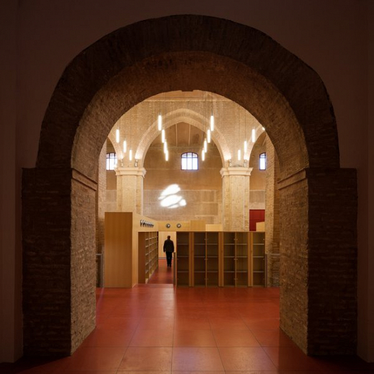Adecuación de la Iglesia de Santa Lucía para uso de centro de documentación de artes escénicas . Sevilla . Sevilla . España
