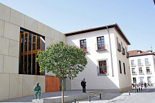 Biblioteca Pública “Iván de Vargas” . Madrid . Madrid . España