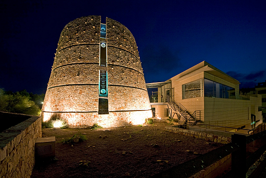 CENTRO DE VISITANTES Y ACUARIO DEL PARQUE NACIONAL DE CABRERA . Ses salines . Illes Balears . España