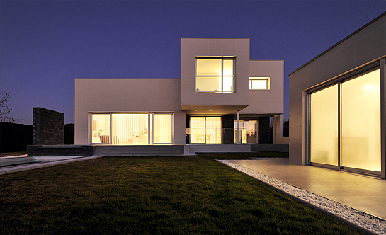 Casa fragmentada . Laguna de Duero . Valladolid . España