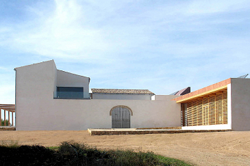 Rehabilitación de la Casa Principal de la Finca Can Marroig . Illes Balears . España