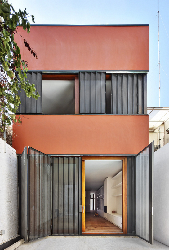 CASA PATIO VERTICAL . El Prat de Llobregat . Barcelona . España