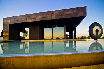Bodega Waltraud para Bodegas Torres . Vilafranca del Penedès . Barcelona . España