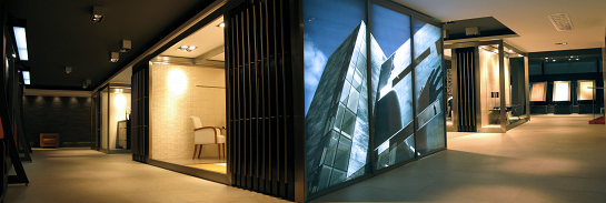 Edificio de oficinas y exposición cerámica