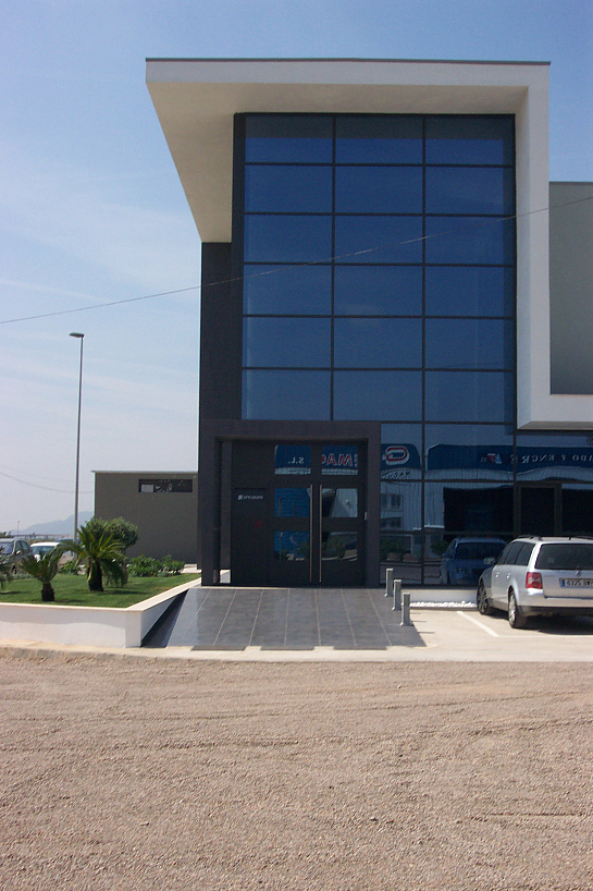 EDIFICIO DE OFICINAS DE STYLGRAPH HISPANIA SL . Onda . Castellón . España
