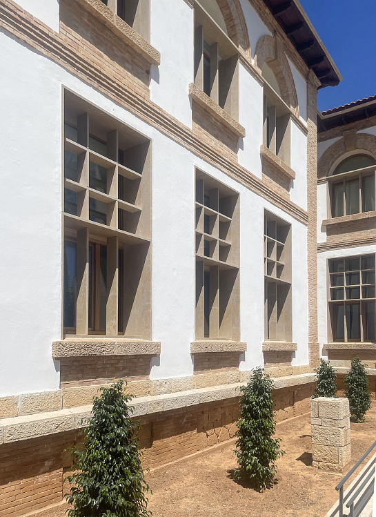 REHABILITACION DEL ANTIGUO COLEGIO CERVANTES PARA SU USO COMO BIBLIOTECA MUNICIPAL . Pego . Alacant . España