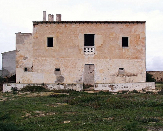 Rehabilitación de la Casa Principal de la Finca Can Marroig . Illes Balears . España