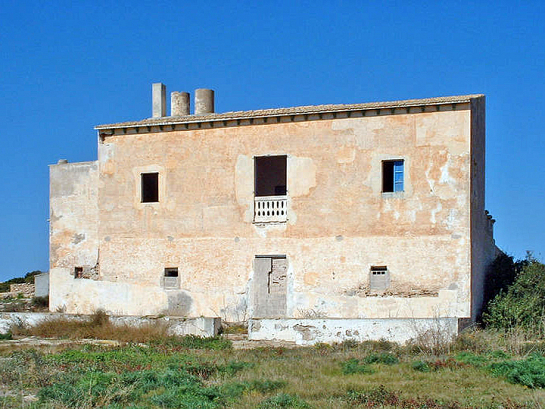 Rehabilitación de la Casa Principal de la Finca Can Marroig . Illes Balears . España