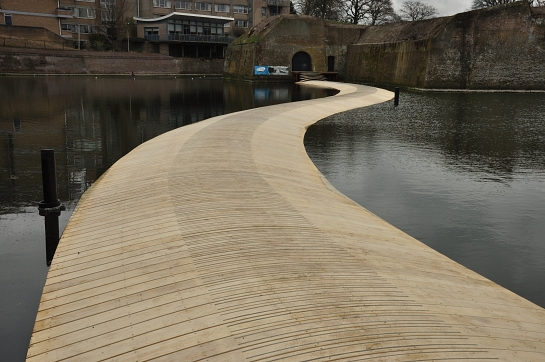 The Ravelijn Bridge . Bergen op Zoom . Noord-Brabant . Países Bajos, Holanda