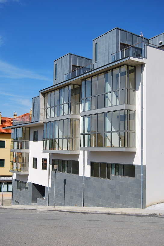 Edificio de 11 Viviendas y Local Ares . Ares . A Coruña . España