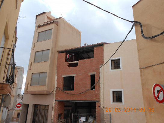 VIVIENDA UNIFAMILIAR ENTRE MEDIANERAS . Eslovenia