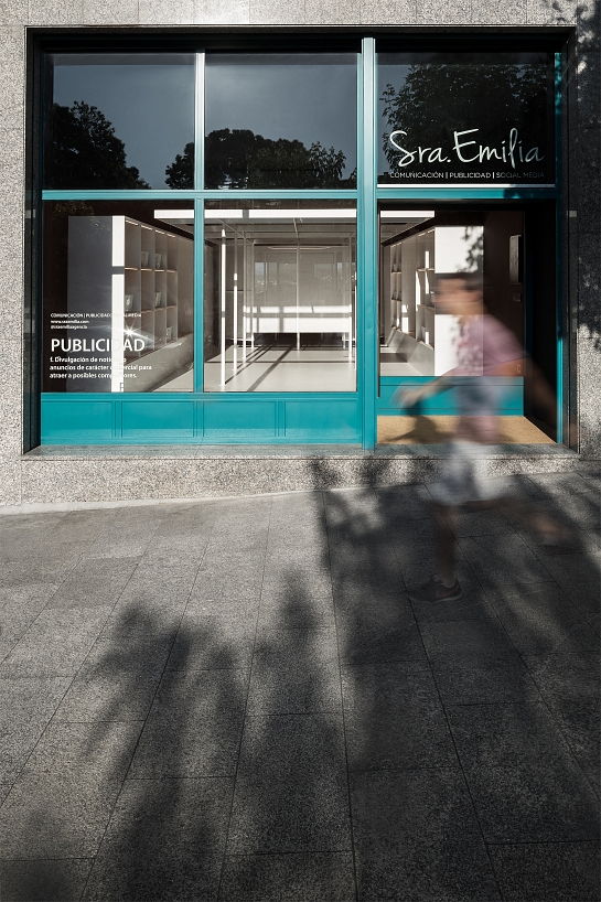 Sra. Emilia | Agencia de Comunicación y Publicidad . Pontevedra . Pontevedra . España