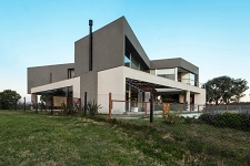 Casa TZ / Centro Cero Estudio . Don Torcuato . Buenos Aires . Argentina . 2012