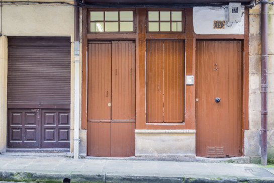 Espacio de Trabajo en el Centro Histórico . Hondarribia . Guipúzcoa . España