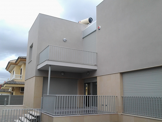 Vivienda unifamiliar y piscina . Almoradí . Alacant . España