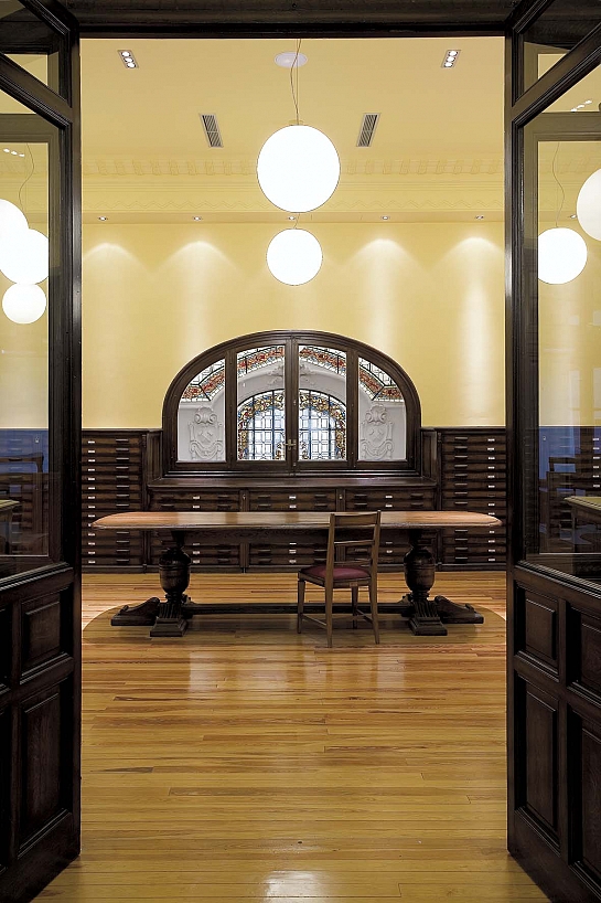 Biblioteca Instituto Geológico y Geominero de España . Madrid . Madrid . España