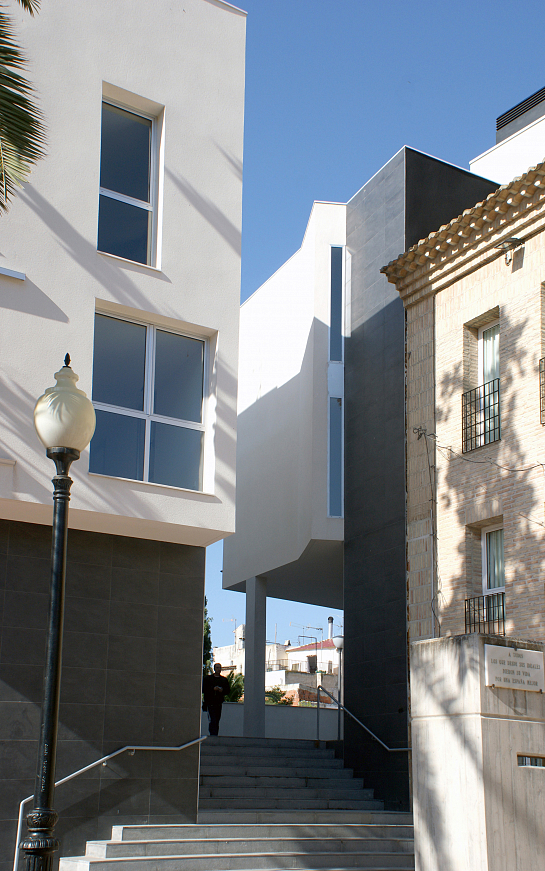 Construcción de 16 viviendas públicas para la rehabilitación de la casa Pérez Piñero y regeneración del casco antiguo de Calasparra . Calasparra . Murcia . España
