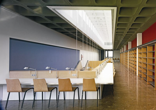 2001. BIBLIOTECA MUNICIPAL NULES