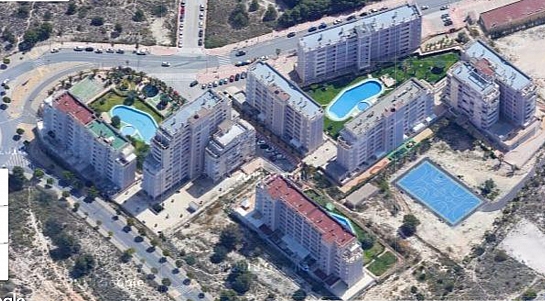 Edificios de viviendas, apartamentos y garajes con Urbanización interior, y piscinas. . Villajoyosa . Alacant . España