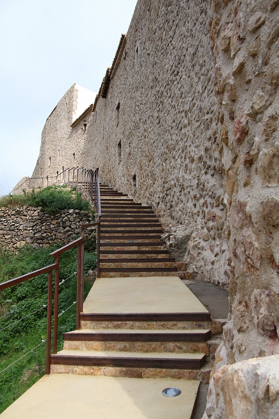 Rehabilitación antigua muralla . Castellón . España