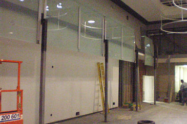 Edificio de oficinas y exposición cerámica