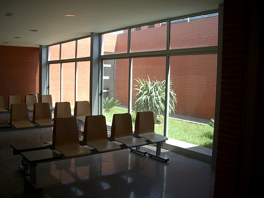 Consultorio Médico. VII Premio Arquitectura de Ladrillo 2001-2003 Categoría Novel . Los Montesinos . Alacant . España