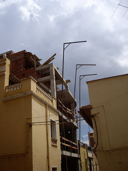 DOS VIVIENDAS UNIFAMILIARES ENTRE MEDIANERAS