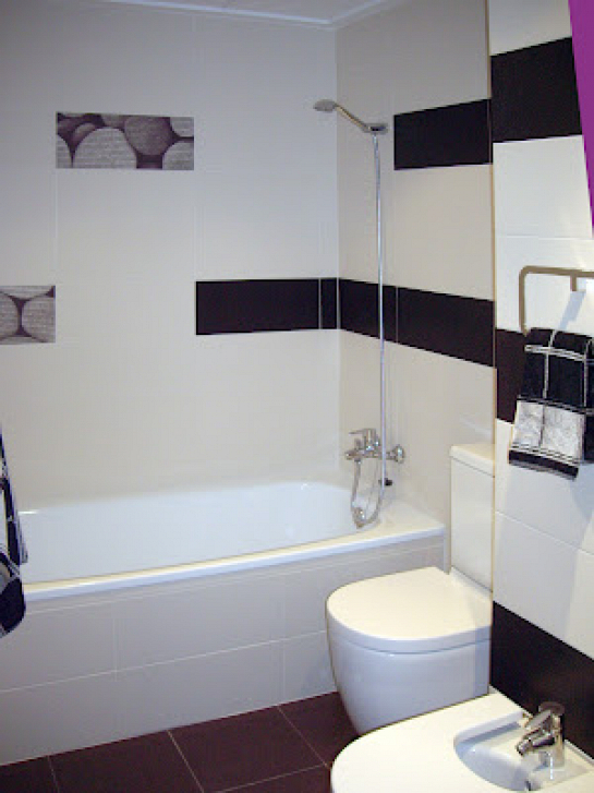 Contrastes mediante la reforma de 2 baños