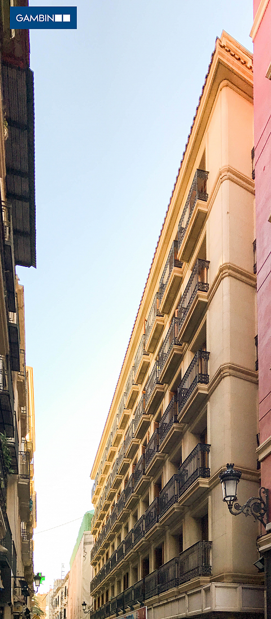 Edificio comercial en Calle Mayor . Alicante . Alacant . España
